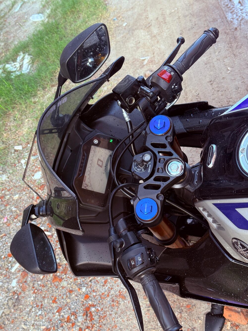 Yamaha R15-M Carbon Indonesian  2025 - Image 4