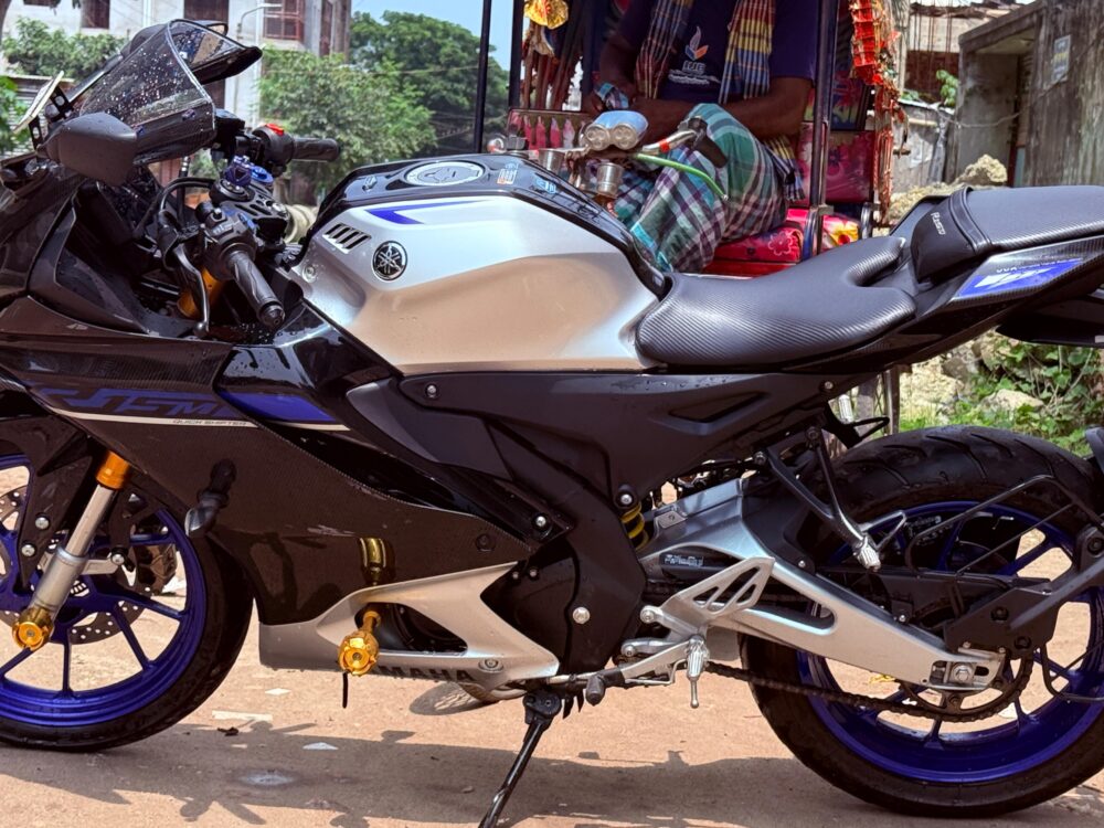 Yamaha R15-M Icon Performance Carbon Fiber 2025 Model - Image 8