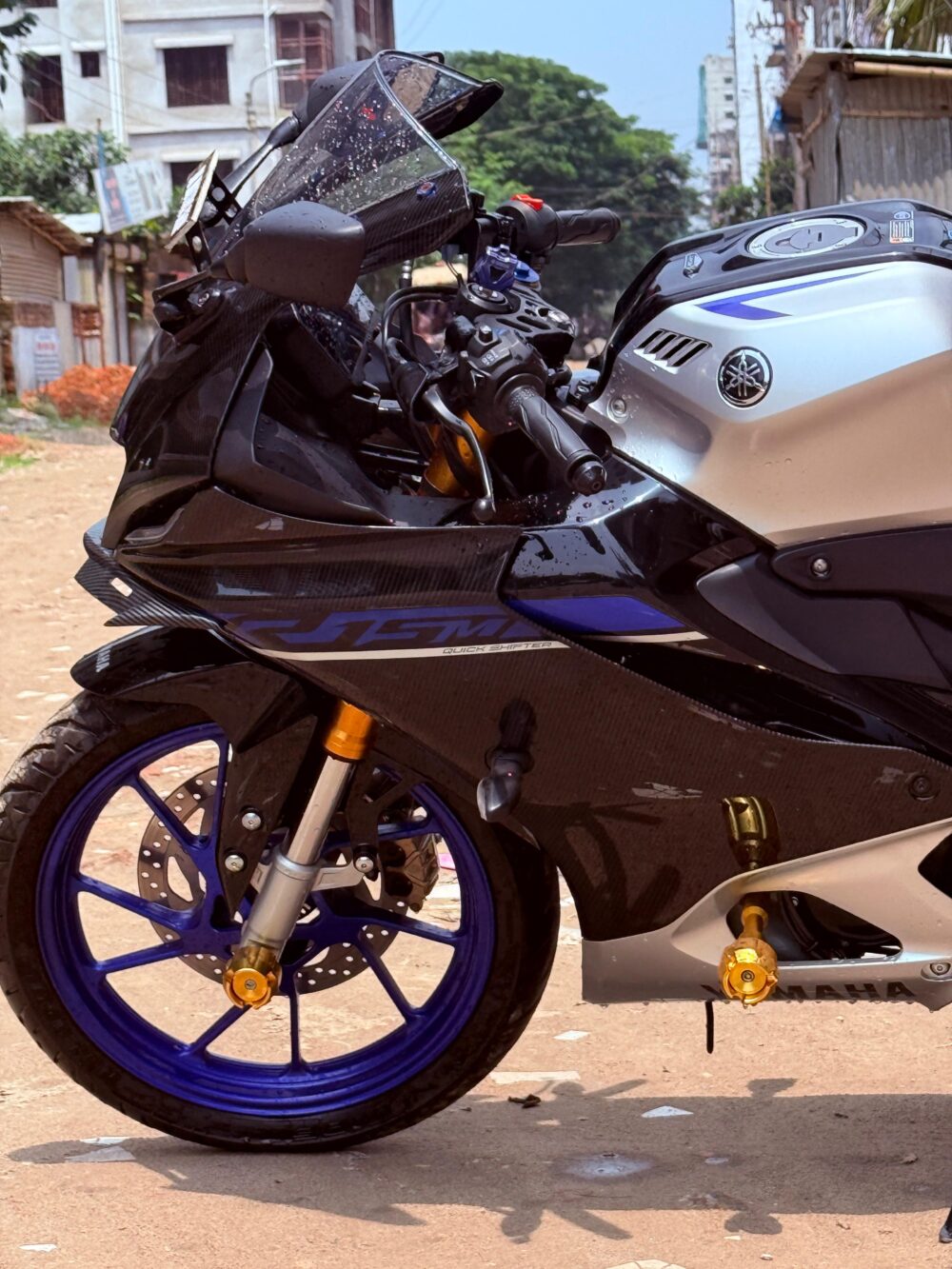 Yamaha R15-M Icon Performance Carbon Fiber 2025 Model - Image 3